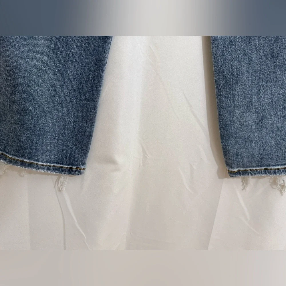 Judy Blue “Dad” High Rise Cell Phone Pocket Jeans With Distressed Spots Size 3 - Picture 6 of 16